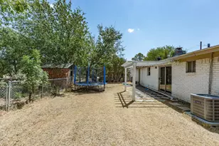 321 E Pine St, Jacksboro, TX 76458 - Photo 29