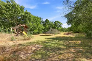 405 E College St, Gunter, TX 75058 - Photo 23