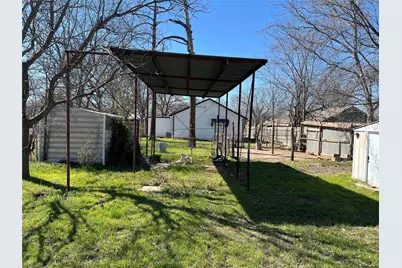 825 Texas Street, Graham, TX 76450 - Photo 11