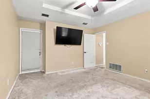 135 Meadow Ridge Dr, Cedar Hill, TX 75104 - Photo 13