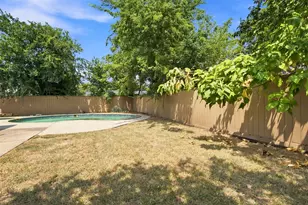 135 Meadow Ridge Dr, Cedar Hill, TX 75104 - Photo 19