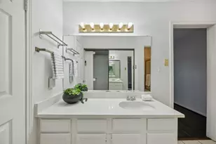 9600 Royal Ln, Dallas, TX 75243 - Photo 11