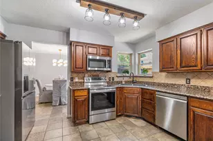 2700 Valleywood Dr, Grapevine, TX 76051 - Photo 7