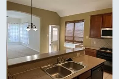 6400 Brownstone Drive, McKinney, TX 75070 - Photo 5