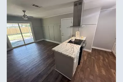 300 S Joyce Street, Lacy Lakeview, TX 76705 - Photo 5