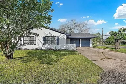 300 S Joyce Street, Lacy Lakeview, TX 76705 - Photo 1