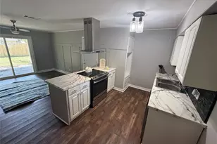 300 S Joyce St, Lacy Lakeview, TX 76705 - Photo 3
