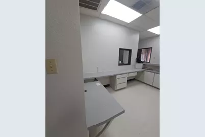 900 W Ennis Avenue #105, Ennis, TX 75119 - Photo 3