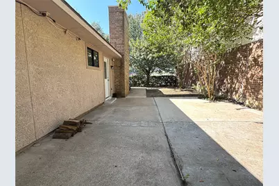 505 Valley Spring Drive, Arlington, TX 76018 - Photo 13