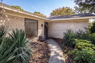 2108 Forest Hills Road, Grapevine, TX 76051 - Photo 3