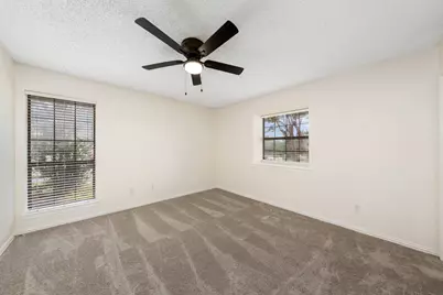 915 W Pleasant Run Road, DeSoto, TX 75115 - Photo 25