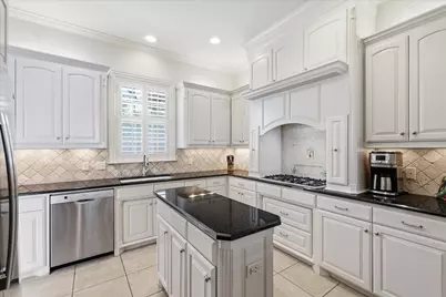 605 Montgomery Street, Fort Worth, TX 76107 - Photo 11