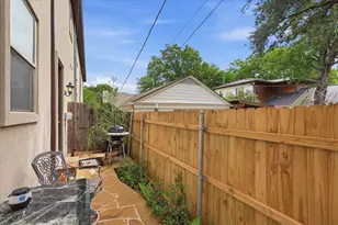 605 Montgomery St, Fort Worth, TX 76107 - Photo 29