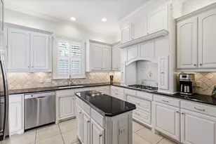 605 Montgomery St, Fort Worth, TX 76107 - Photo 9