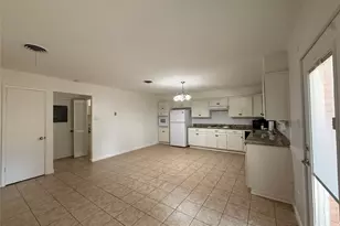1915 Fairfax Dr, Corsicana, TX 75110 - Photo 5