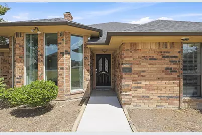 3802 Cromwell Drive, Carrollton, TX 75007 - Photo 3