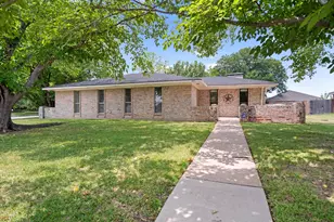 1801 Ridgecrest Dr, Terrell, TX 75160 - Photo 1