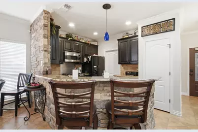 600 N Avalon Court, Granbury, TX 76048 - Photo 13