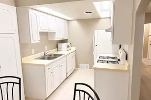 15931 Stillwood St, Dallas, TX 75248 - Photo 7