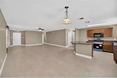 2215 Splendor Court, Arlington, TX 76010 - Photo 5