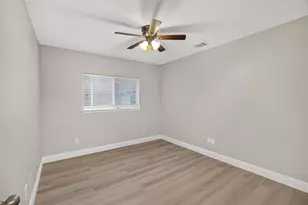 2215 Splendor Ct, Arlington, TX 76010 - Photo 15