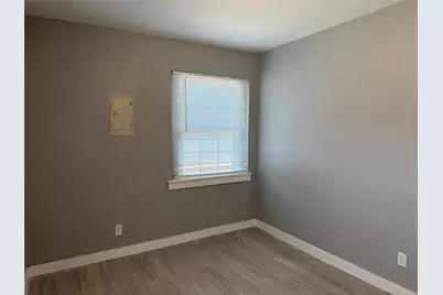 2502 Normont Circle, Fort Worth, TX 76103 - Photo 13