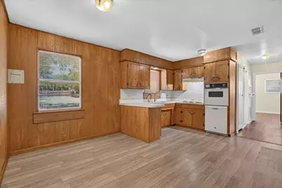 716 Kerry Lane, Azle, TX 76020 - Photo 11