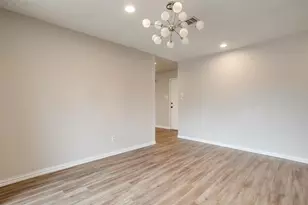 5947 Chimney Wood Cir, Fort Worth, TX 76112 - Photo 13