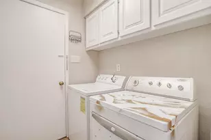 5947 Chimney Wood Cir, Fort Worth, TX 76112 - Photo 17