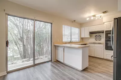 5947 Chimney Wood Circle, Fort Worth, TX 76112 - Photo 7
