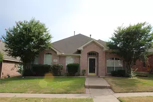 1813 Arbor Creek Dr, Garland, TX 75040 - Photo 3