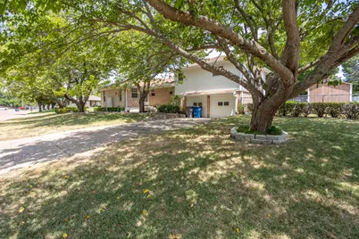 950 Sycamore Lane, Lancaster, TX 75146 - Photo 3