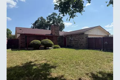 2114 Burrows Trail, Grand Prairie, TX 75052 - Photo 17