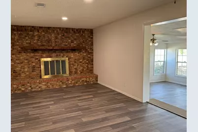 924 N Main Street, Springtown, TX 76082 - Photo 23