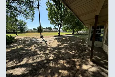 924 N Main Street, Springtown, TX 76082 - Photo 25