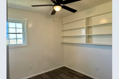 924 N Main Street, Springtown, TX 76082 - Photo 17