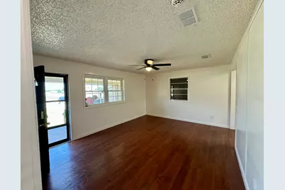 924 N Main Street, Springtown, TX 76082 - Photo 19