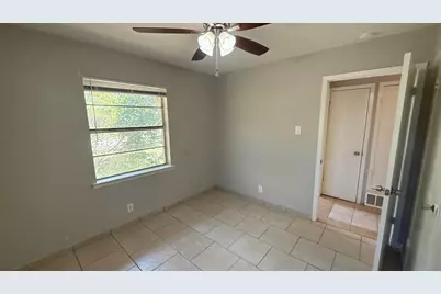 1851 Chevy Chase Drive, Carrollton, TX 75006 - Photo 11