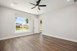 2180 Middlewood Cir, Granbury, TX 76049 - Photo 17