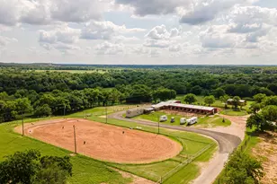 2180 Middlewood Cir, Granbury, TX 76049 - Photo 39