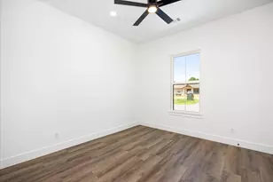 2180 Middlewood Cir, Granbury, TX 76049 - Photo 15