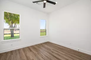 2180 Middlewood Cir, Granbury, TX 76049 - Photo 27
