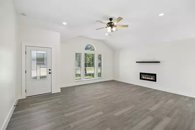 617 Forest Oaks Drive, Grand Prairie, TX 75052 - Photo 7