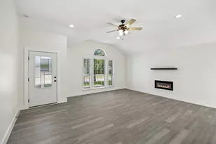 617 Forest Oaks Dr, Grand Prairie, TX 75052 - Photo 7