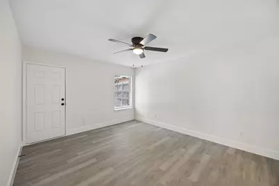 617 Forest Oaks Drive, Grand Prairie, TX 75052 - Photo 17