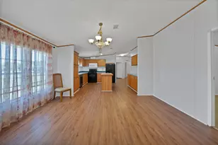 212 Ponderosa Ln, Burleson, TX 76028 - Photo 11