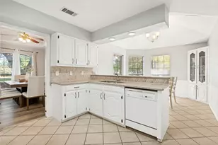 901 Winding Creek Trail, Oak Leaf, TX 75154 - Photo 9