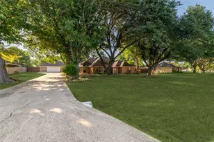 901 Winding Creek Trail, Oak Leaf, TX 75154 - Photo 3