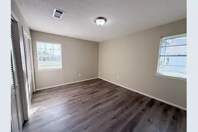 101 W Latimer Street #B, Ennis, TX 75119 - Photo 13