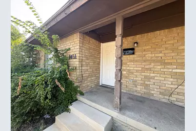 101 W Latimer Street #B, Ennis, TX 75119 - Photo 3